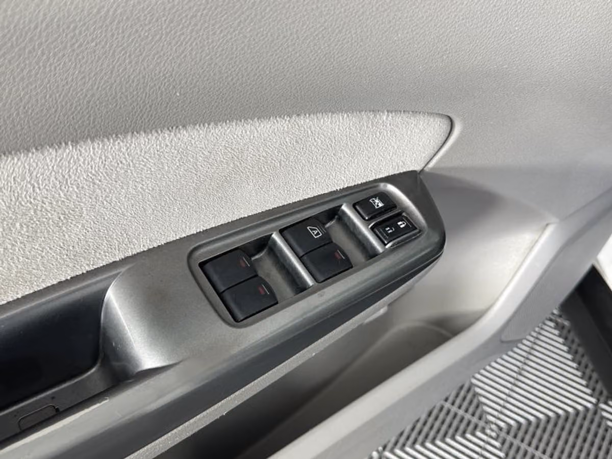 2011 Subaru Forester 2.5X Touring Crossover Image 32