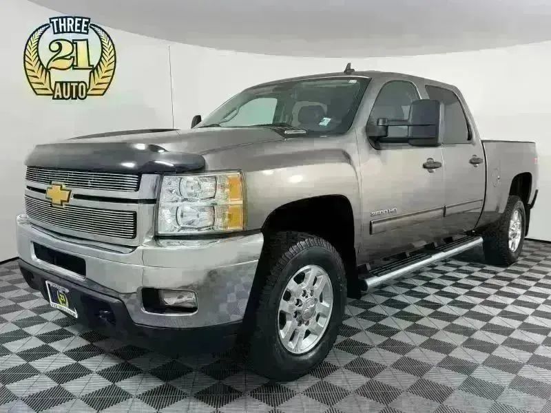 Brown 2014 Chevrolet Silverado 3500HD Pickup Truck Four-Wheel Drive 6-Speed Automatic Overdrive