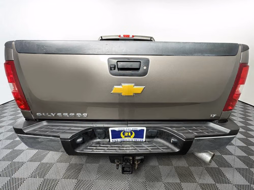 2014 Chevrolet Silverado 3500HD LT Pickup 4D 6 1/2 ft Crew Cab Image 10