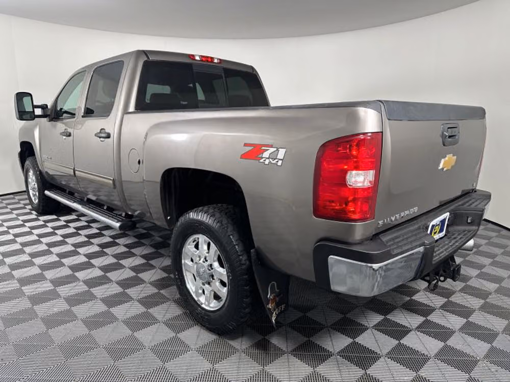 2014 Chevrolet Silverado 3500HD LT Pickup 4D 6 1/2 ft Crew Cab Image 13