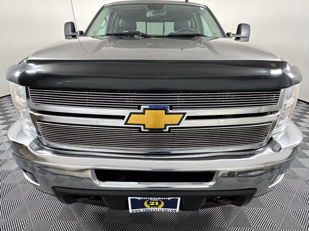 2014 Chevrolet Silverado 3500HD LT Pickup 4D 6 1/2 ft Crew Cab Image 3