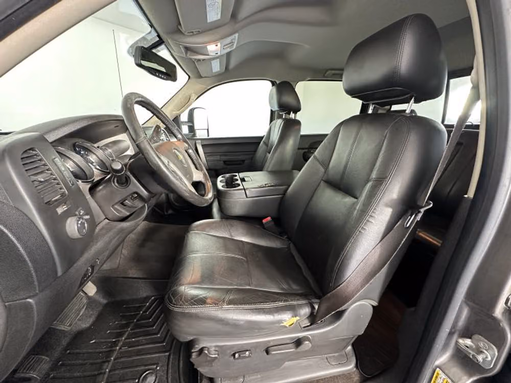 2014 Chevrolet Silverado 3500HD LT Pickup 4D 6 1/2 ft Crew Cab Image 22