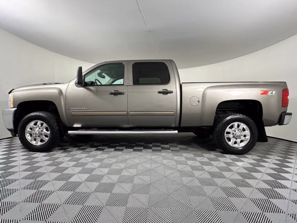2014 Chevrolet Silverado 3500HD LT Pickup 4D 6 1/2 ft Crew Cab Image 14