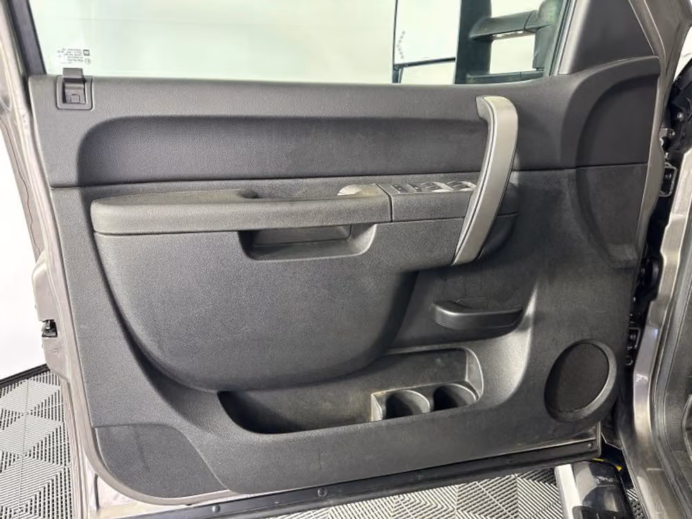 2014 Chevrolet Silverado 3500HD LT Pickup 4D 6 1/2 ft Crew Cab Image 26