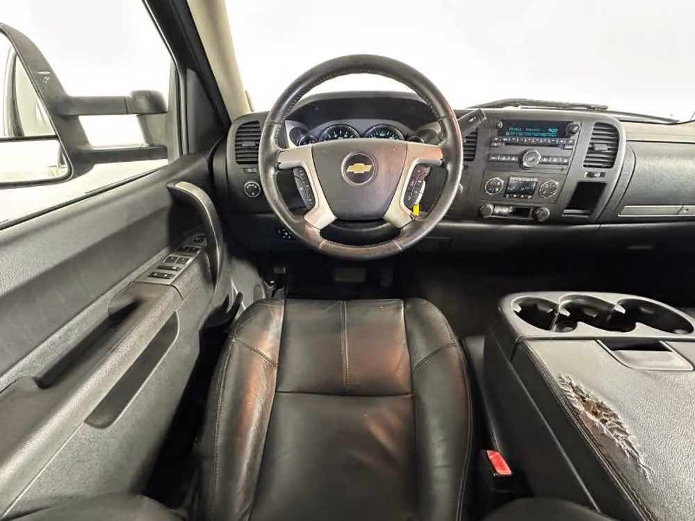2014 Chevrolet Silverado 3500HD LT Pickup 4D 6 1/2 ft Crew Cab Image 33