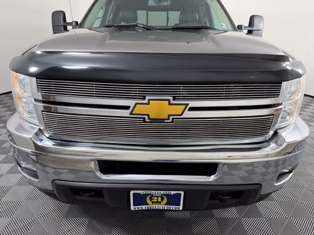 2014 Chevrolet Silverado 3500HD LT Pickup 4D 6 1/2 ft Crew Cab Image 3