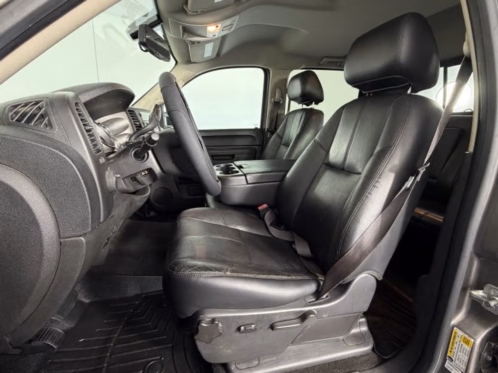 2014 Chevrolet Silverado 3500HD LT Pickup 4D 6 1/2 ft Crew Cab Image 28
