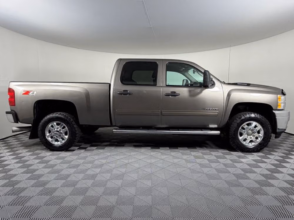 2014 Chevrolet Silverado 3500HD LT Pickup 4D 6 1/2 ft Crew Cab Image 7