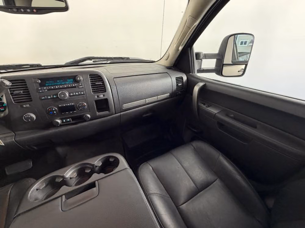 2014 Chevrolet Silverado 3500HD LT Pickup 4D 6 1/2 ft Crew Cab Image 22