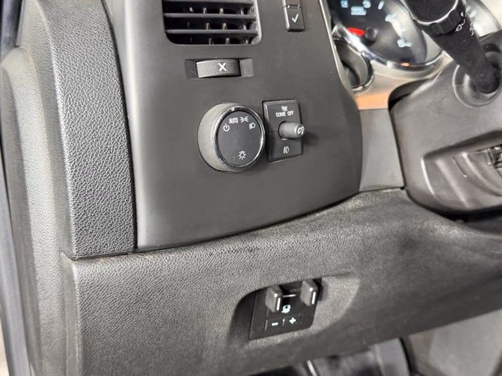 2014 Chevrolet Silverado 3500HD LT Pickup 4D 6 1/2 ft Crew Cab Image 31