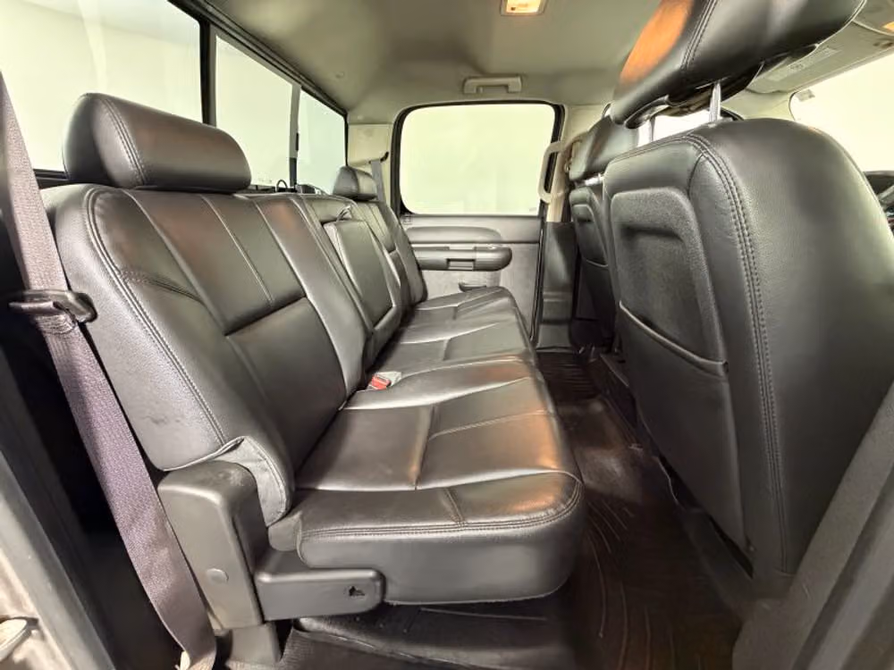 2014 Chevrolet Silverado 3500HD LT Pickup 4D 6 1/2 ft Crew Cab Image 36