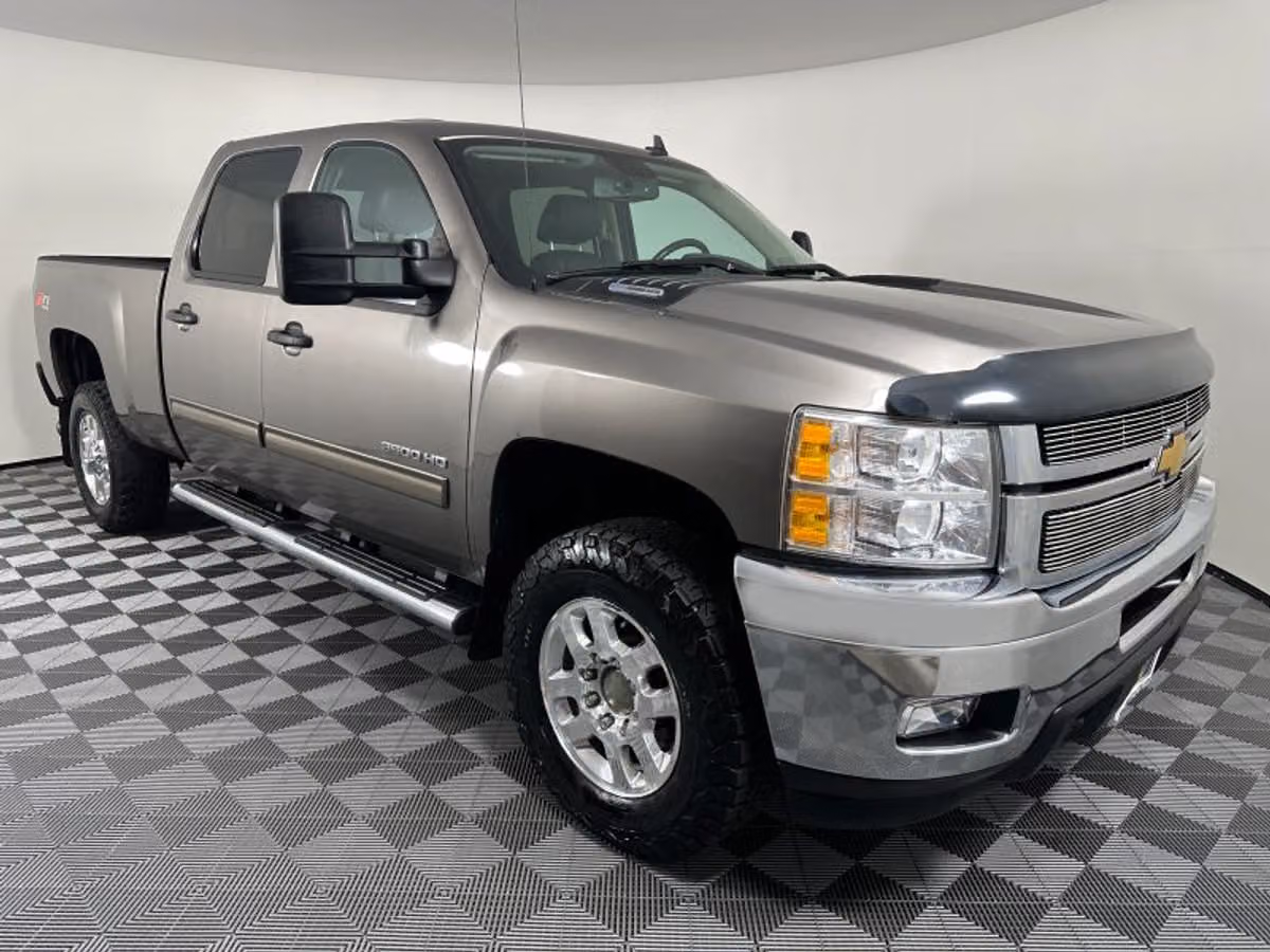 2014 Chevrolet Silverado 3500HD LT Pickup 4D 6 1/2 ft Crew Cab Image 6