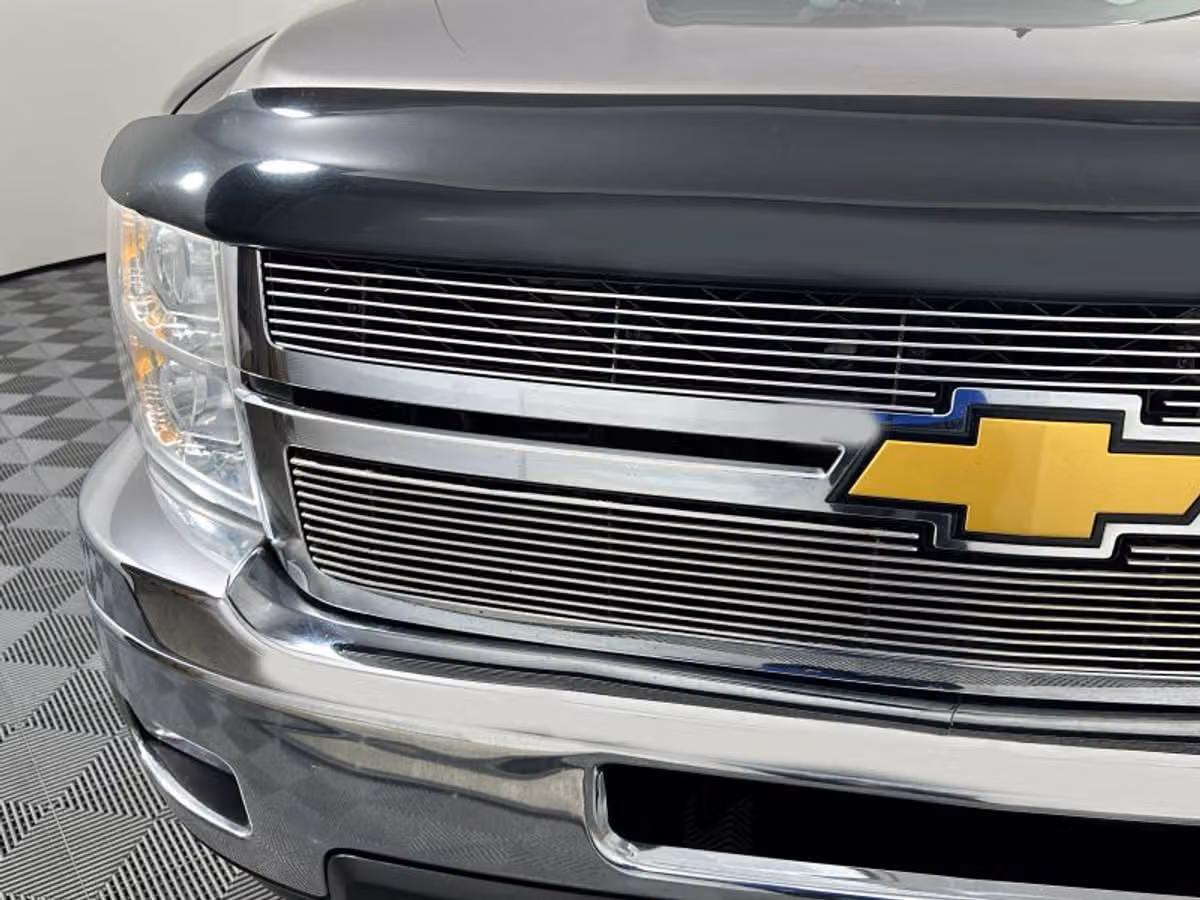 2014 Chevrolet Silverado 3500HD LT Pickup 4D 6 1/2 ft Crew Cab Image 4