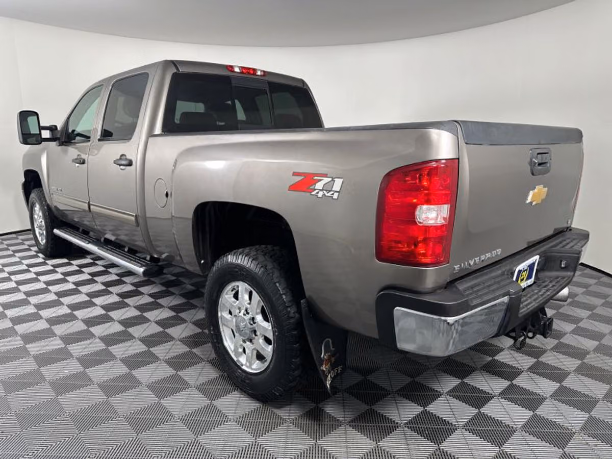 2014 Chevrolet Silverado 3500HD LT Pickup 4D 6 1/2 ft Crew Cab Image 13