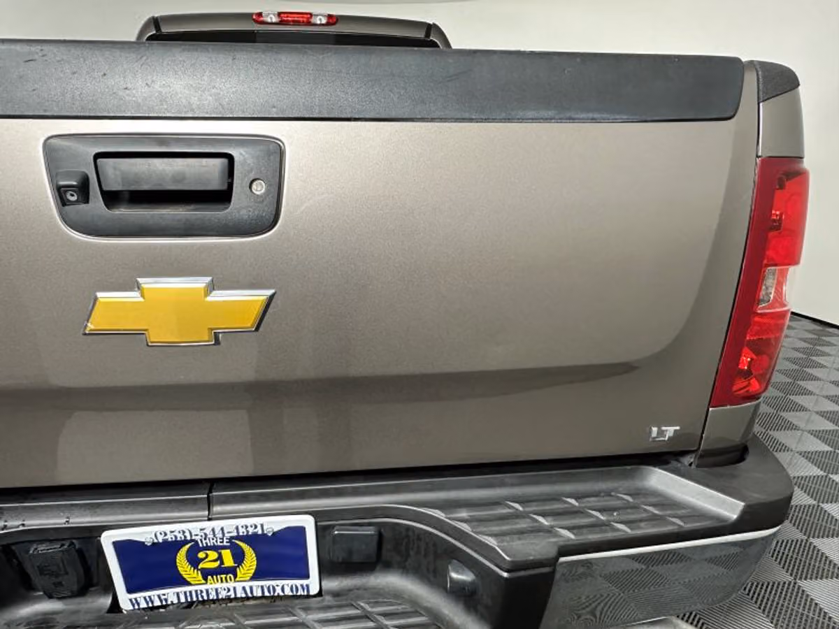 2014 Chevrolet Silverado 3500HD LT Pickup 4D 6 1/2 ft Crew Cab Image 12