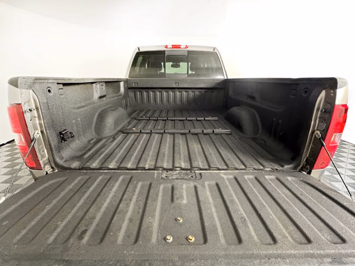 2014 Chevrolet Silverado 3500HD LT Pickup 4D 6 1/2 ft Crew Cab Image 19