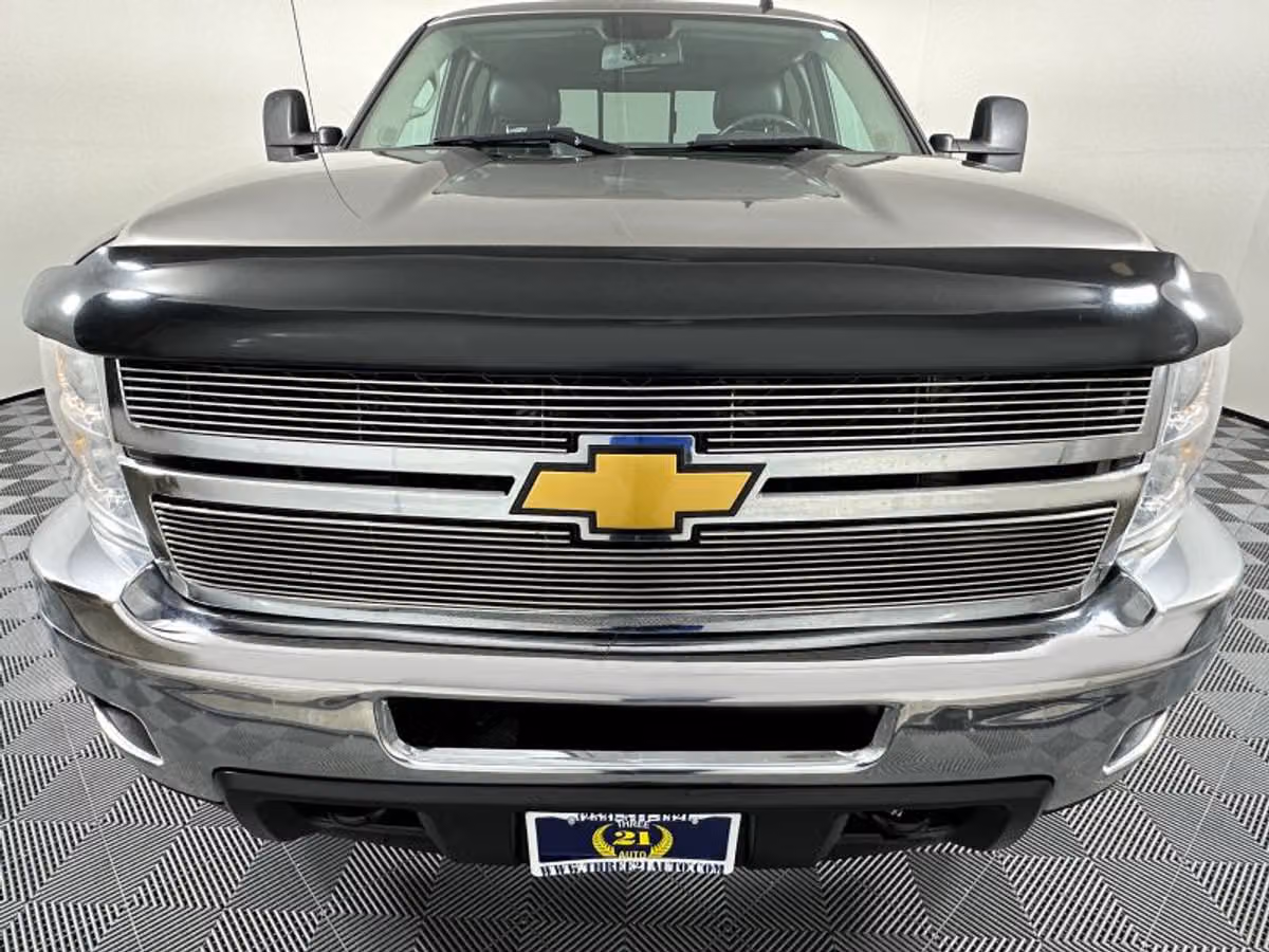 2014 Chevrolet Silverado 3500HD LT Pickup 4D 6 1/2 ft Crew Cab Image 3