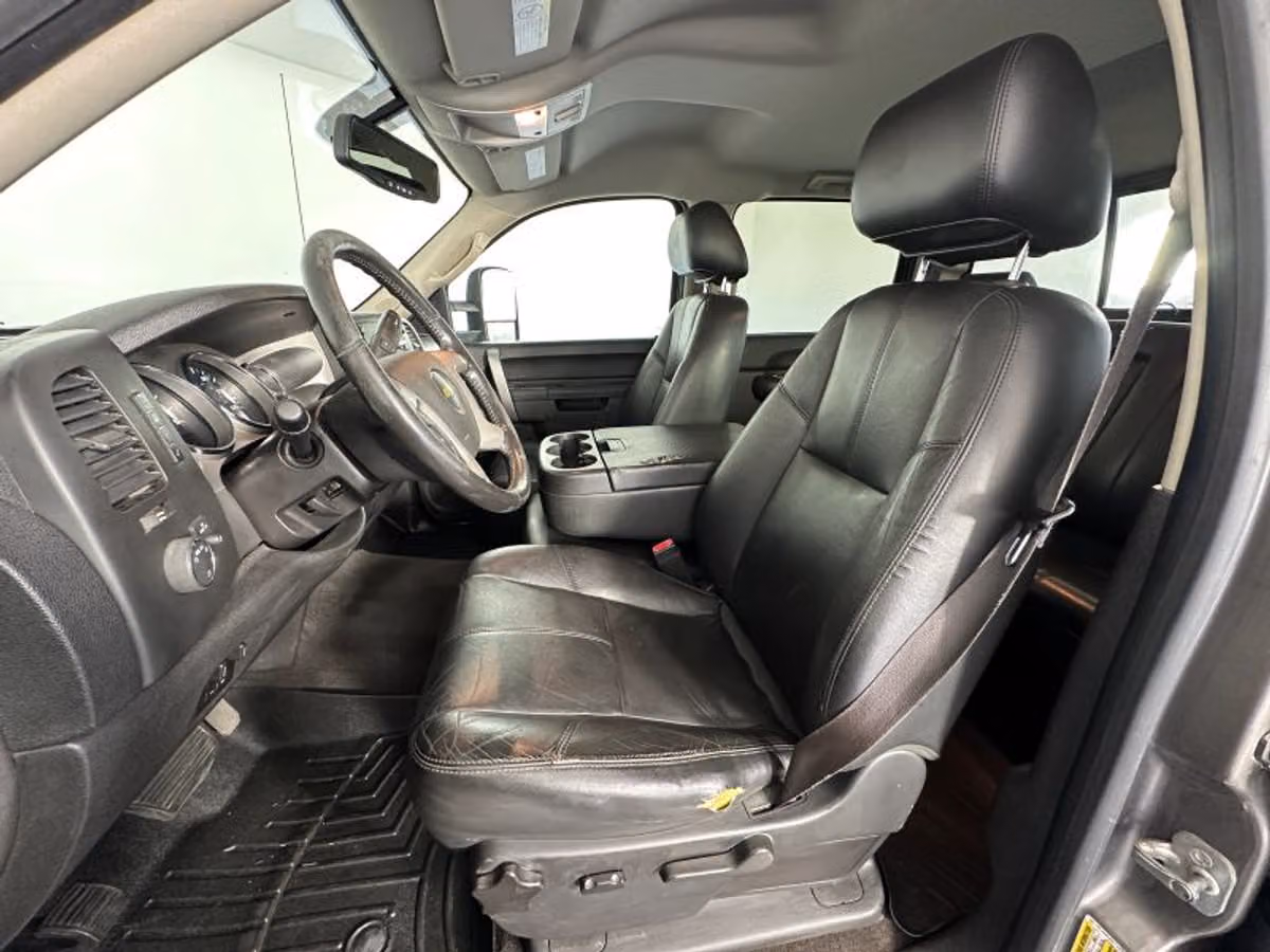 2014 Chevrolet Silverado 3500HD LT Pickup 4D 6 1/2 ft Crew Cab Image 22