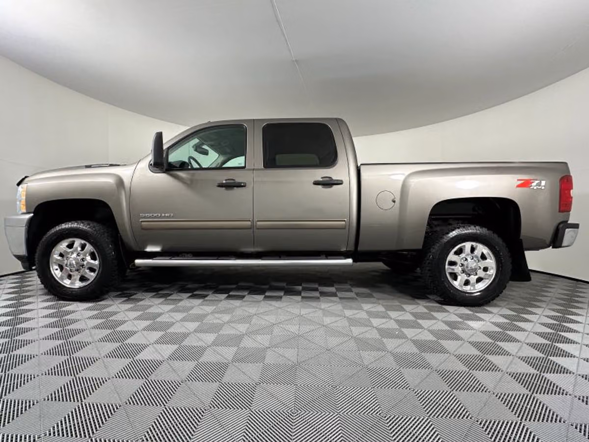 2014 Chevrolet Silverado 3500HD LT Pickup 4D 6 1/2 ft Crew Cab Image 14