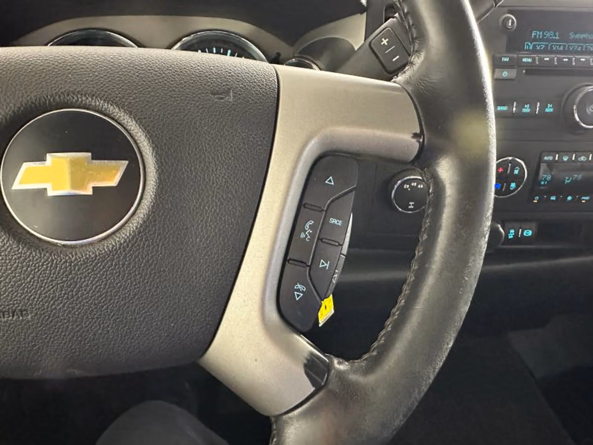 2014 Chevrolet Silverado 3500HD LT Pickup 4D 6 1/2 ft Crew Cab Image 39