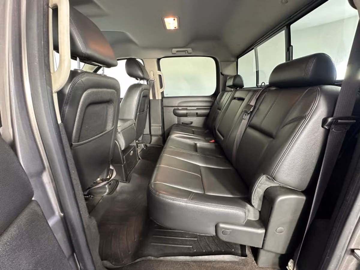 2014 Chevrolet Silverado 3500HD LT Pickup 4D 6 1/2 ft Crew Cab Image 28