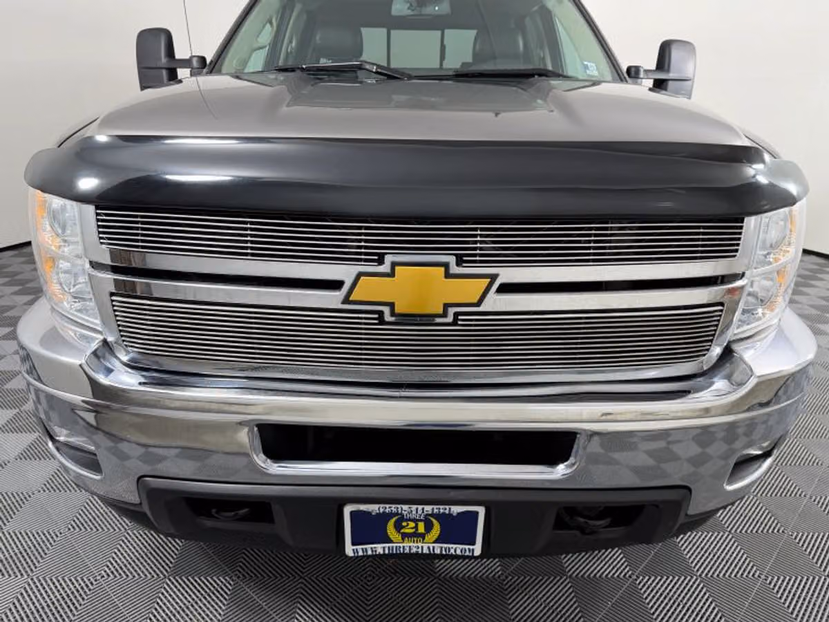 2014 Chevrolet Silverado 3500HD LT Pickup 4D 6 1/2 ft Crew Cab Image 3