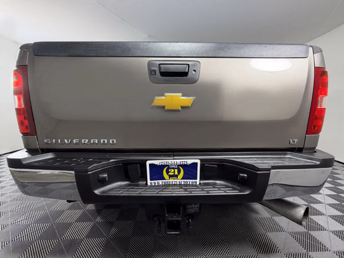 2014 Chevrolet Silverado 3500HD LT Pickup 4D 6 1/2 ft Crew Cab Image 9