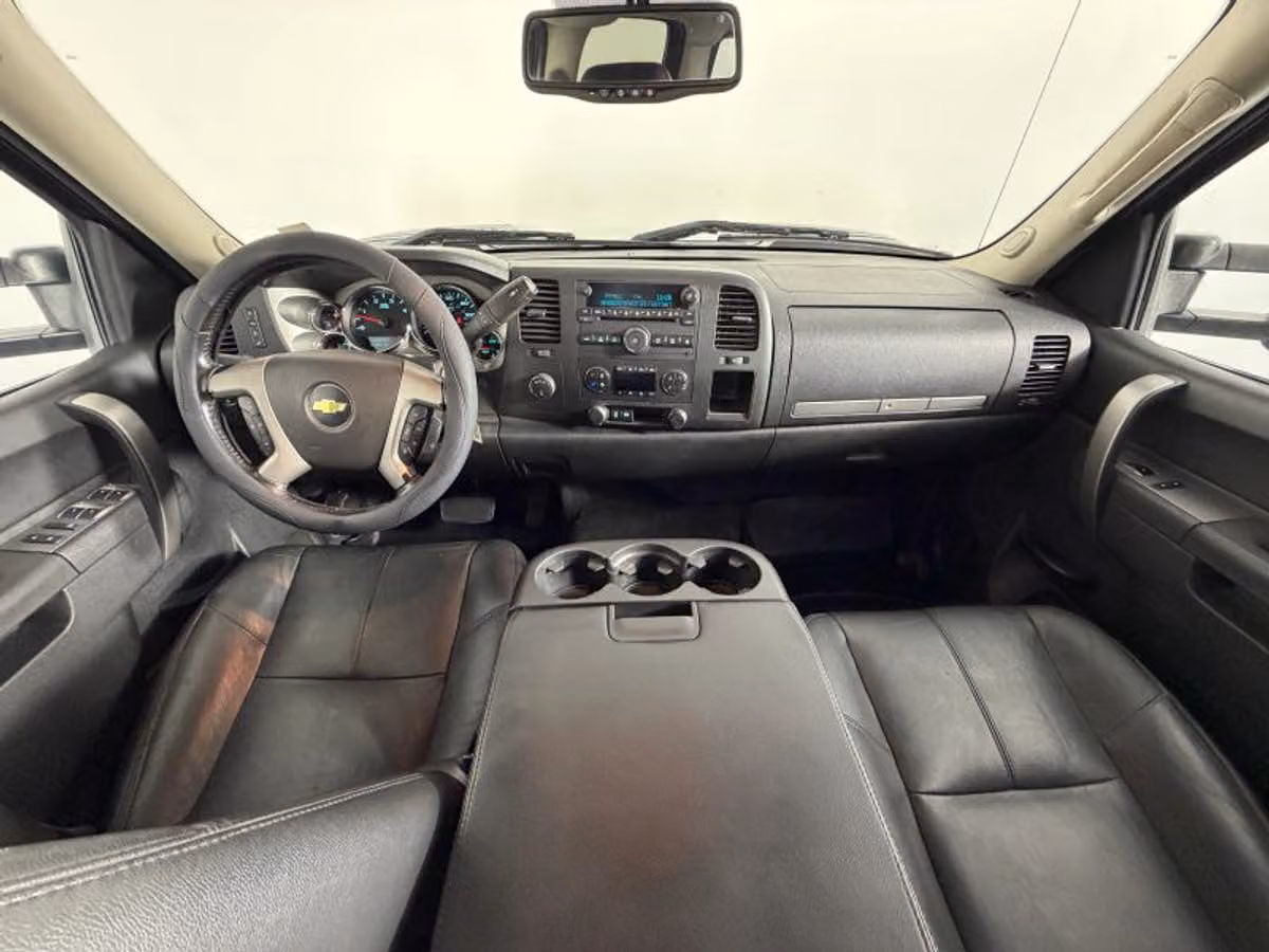 2014 Chevrolet Silverado 3500HD LT Pickup 4D 6 1/2 ft Crew Cab Image 20