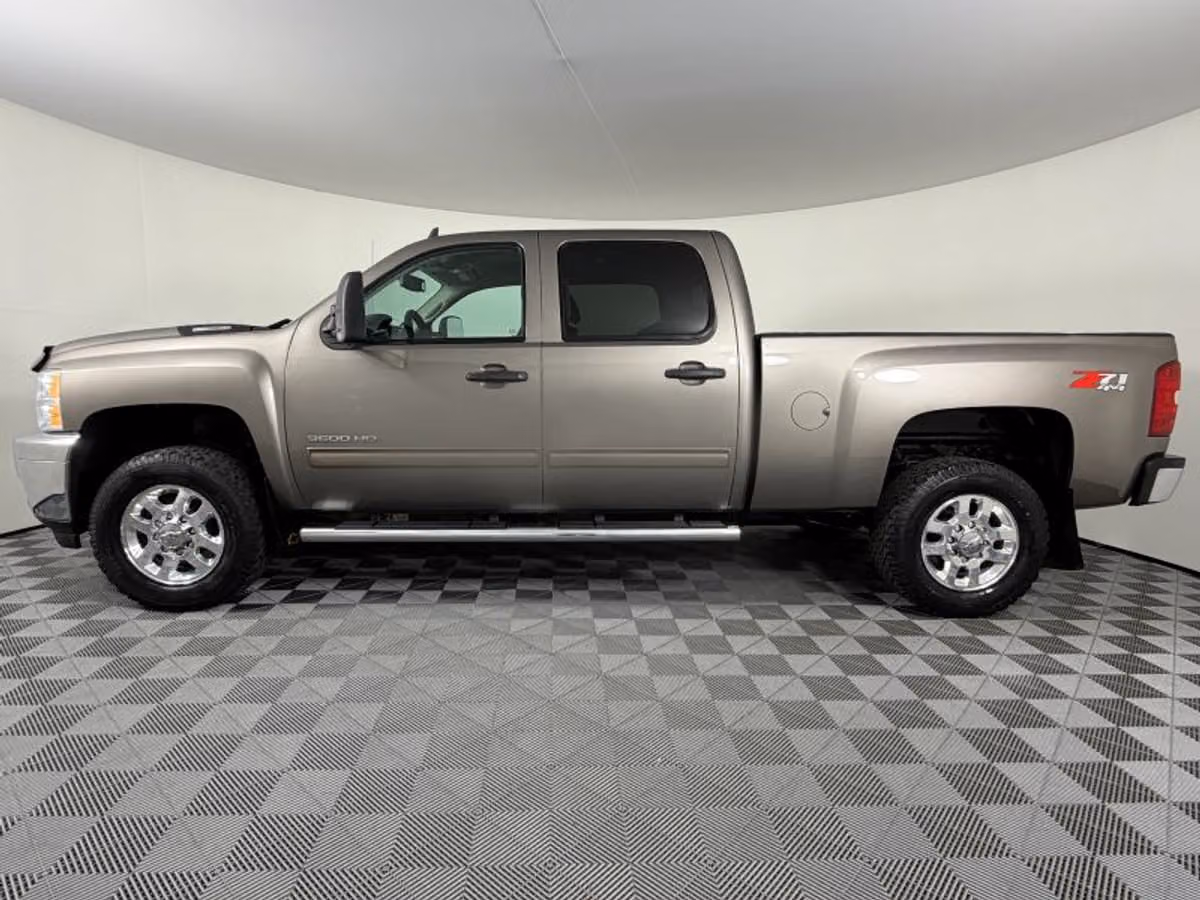 2014 Chevrolet Silverado 3500HD LT Pickup 4D 6 1/2 ft Crew Cab Image 13