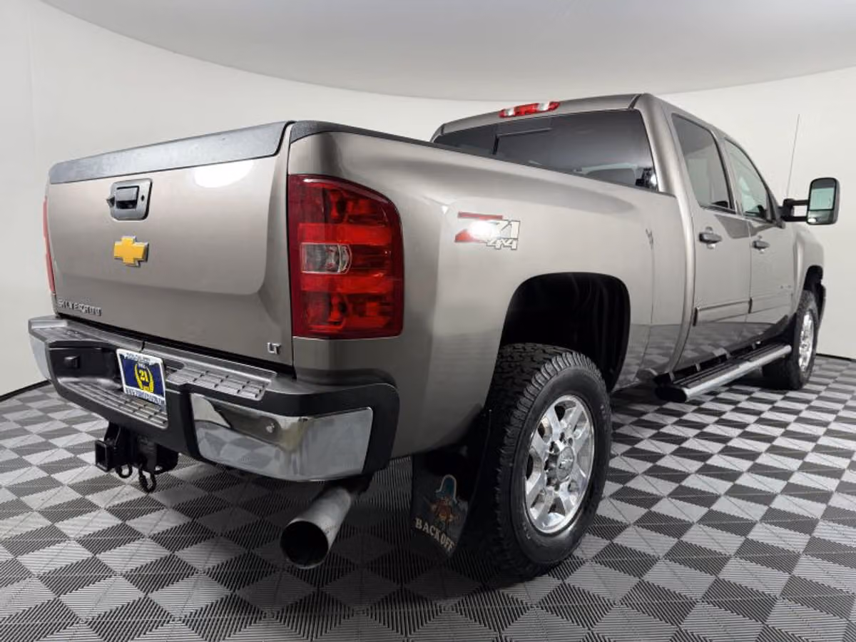2014 Chevrolet Silverado 3500HD LT Pickup 4D 6 1/2 ft Crew Cab Image 8