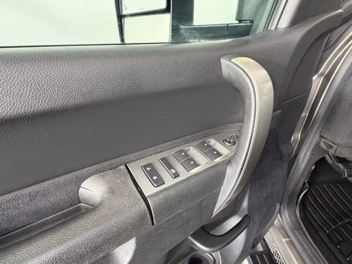 2014 Chevrolet Silverado 3500HD LT Pickup 4D 6 1/2 ft Crew Cab Image 32