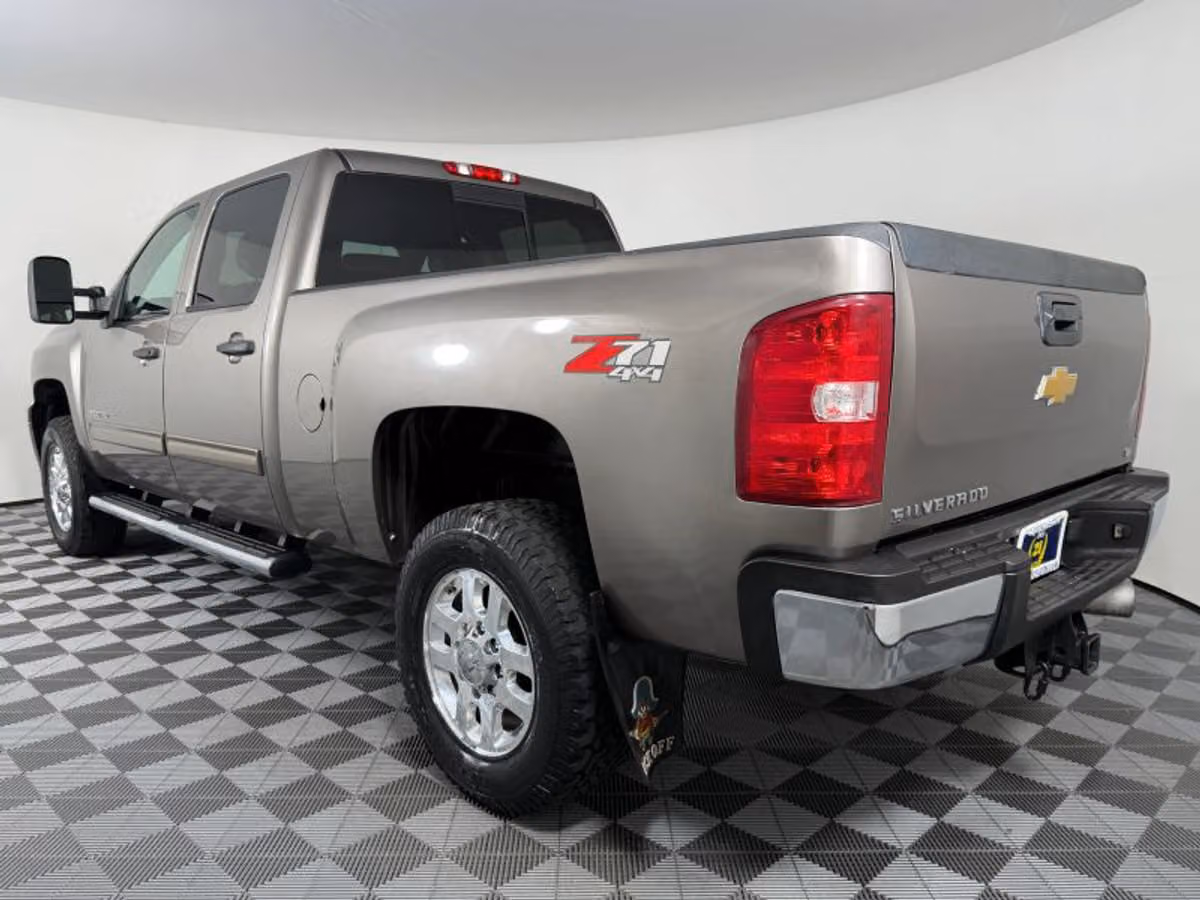 2014 Chevrolet Silverado 3500HD LT Pickup 4D 6 1/2 ft Crew Cab Image 12