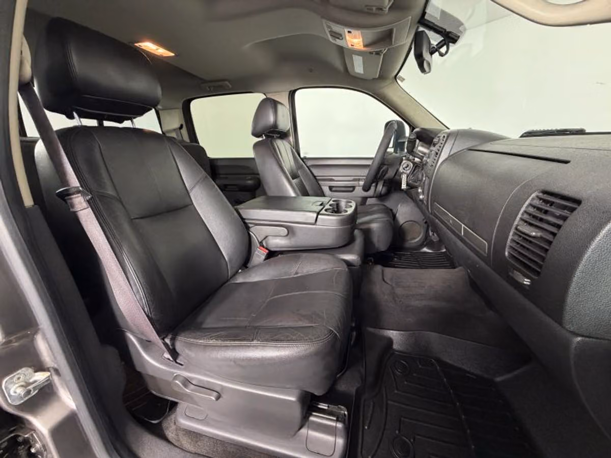 2014 Chevrolet Silverado 3500HD LT Pickup 4D 6 1/2 ft Crew Cab Image 29
