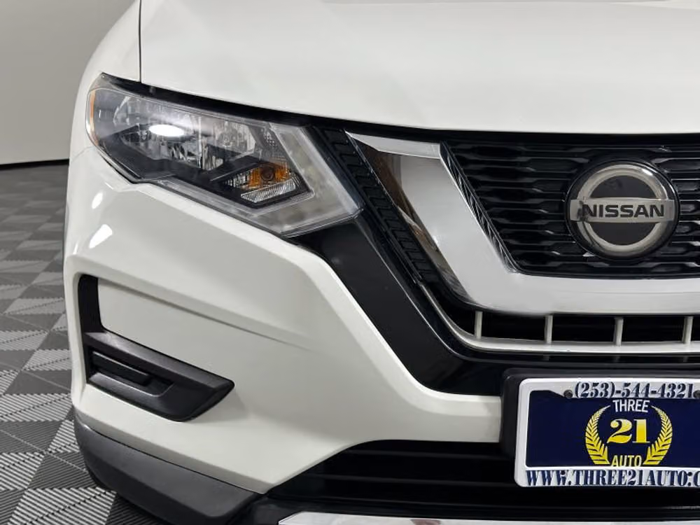 2020 Nissan Rogue SV Crossover Image 4