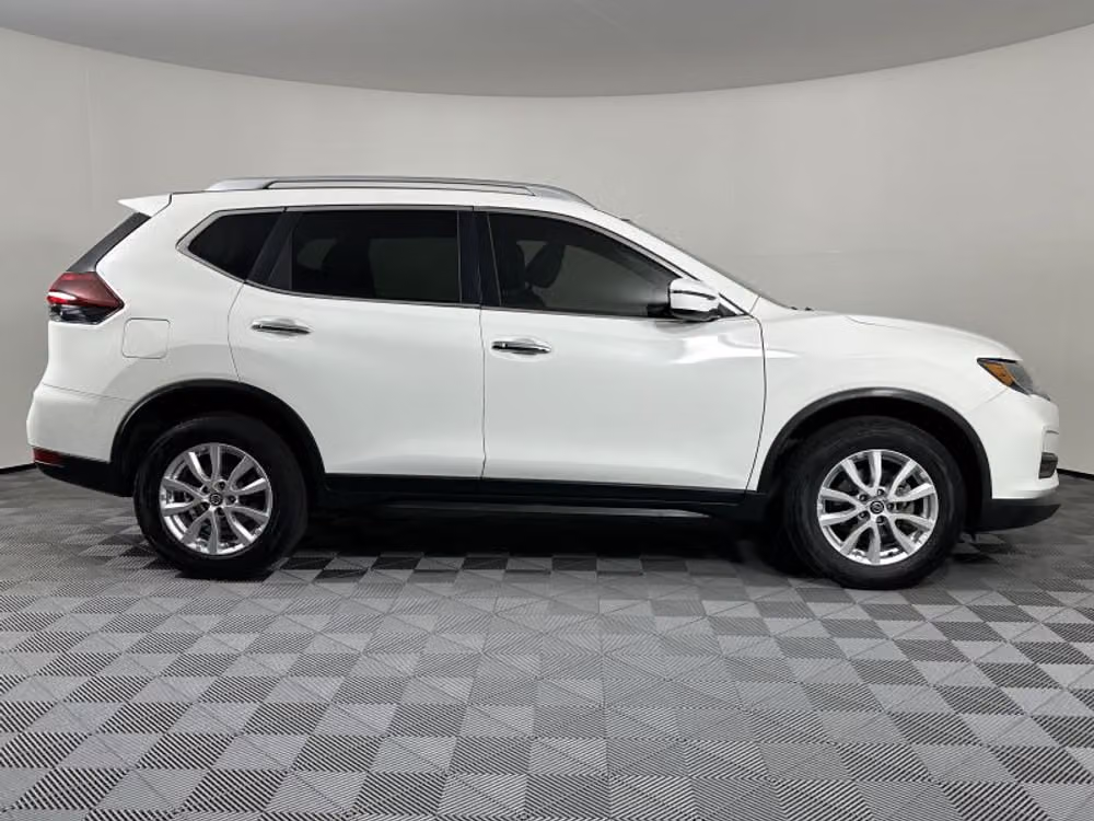 2020 Nissan Rogue SV Crossover Image 13