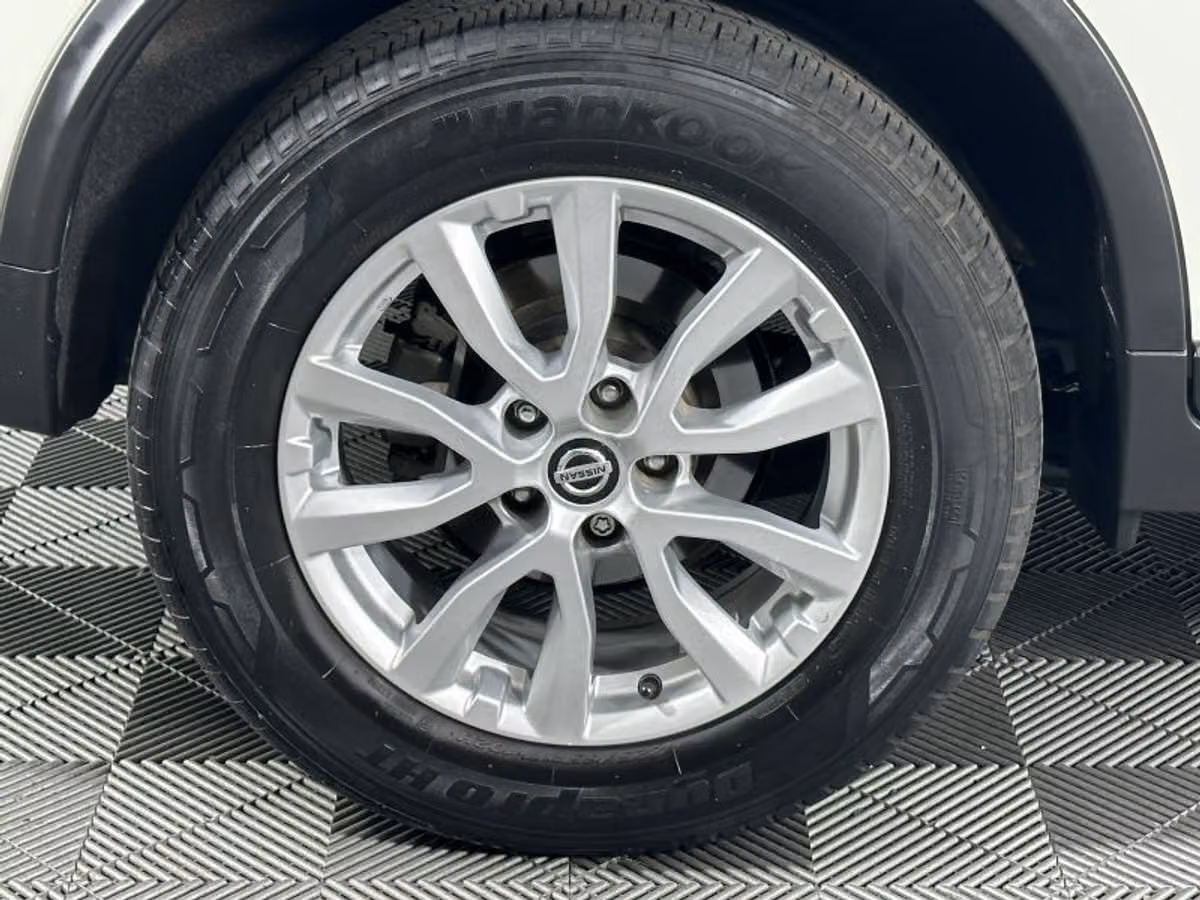 2020 Nissan Rogue SV Crossover Image 15