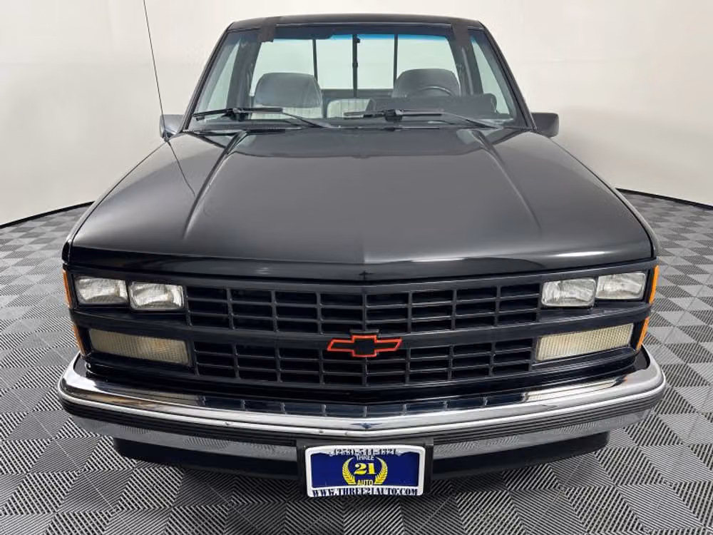 1989 Chevrolet C/K 1500 Series Silverado Regular Cab Image 3