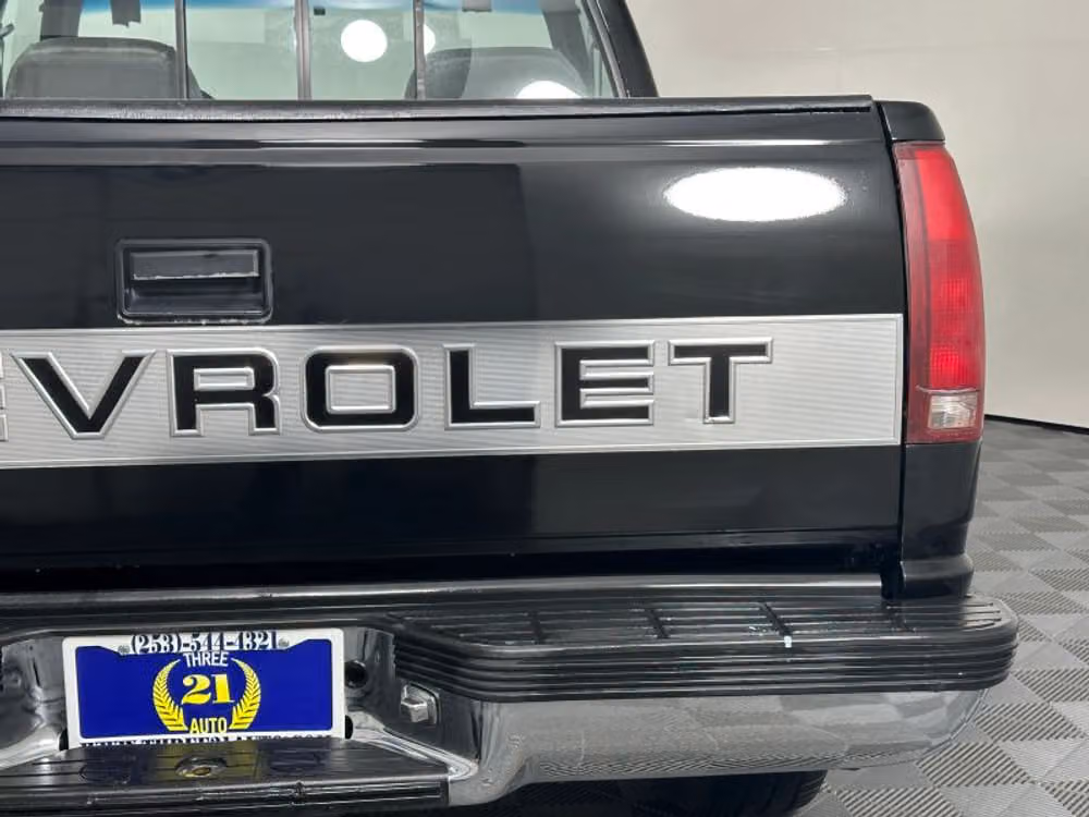 1989 Chevrolet C/K 1500 Series Silverado Regular Cab Image 12
