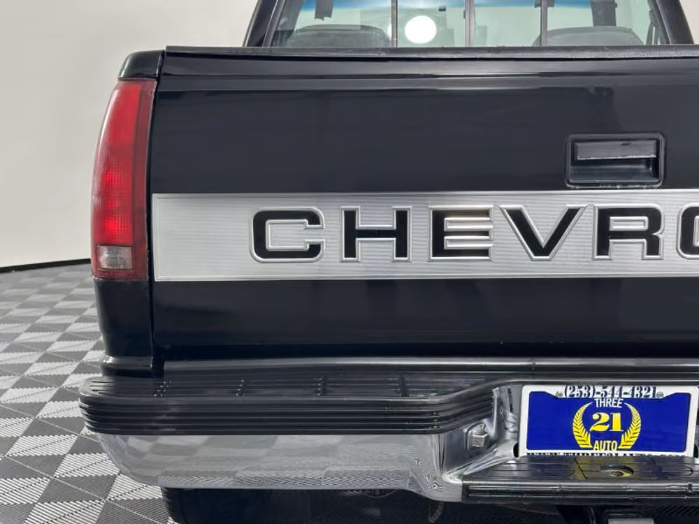 1989 Chevrolet C/K 1500 Series Silverado Regular Cab Image 11