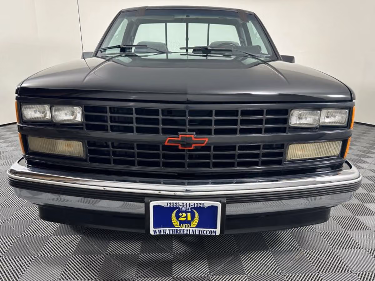 1989 Chevrolet C/K 1500 Series Silverado Regular Cab Image 4