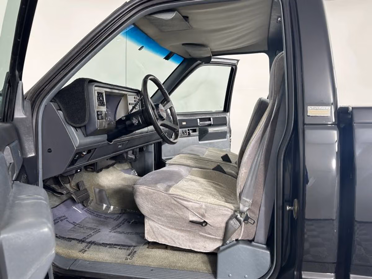 1989 Chevrolet C/K 1500 Series Silverado Regular Cab Image 21