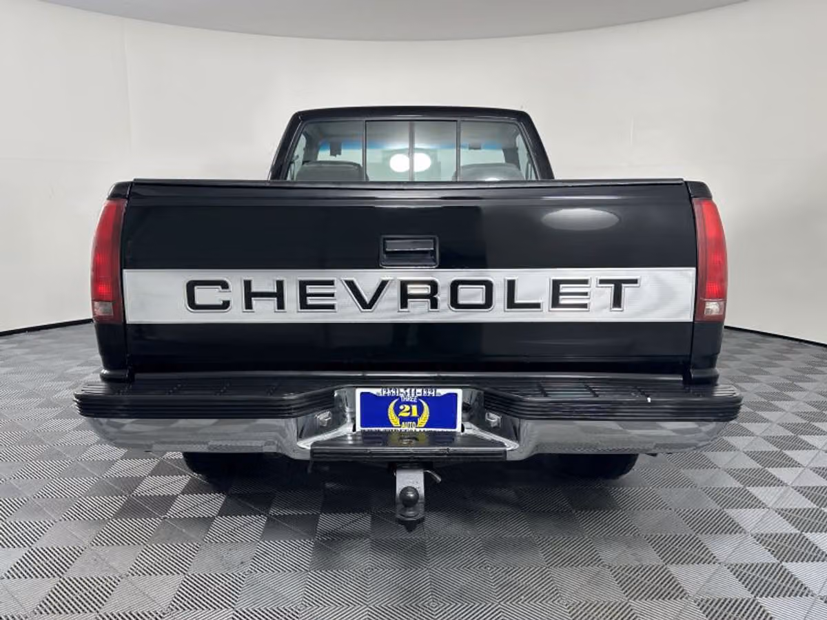 1989 Chevrolet C/K 1500 Series Silverado Regular Cab Image 10