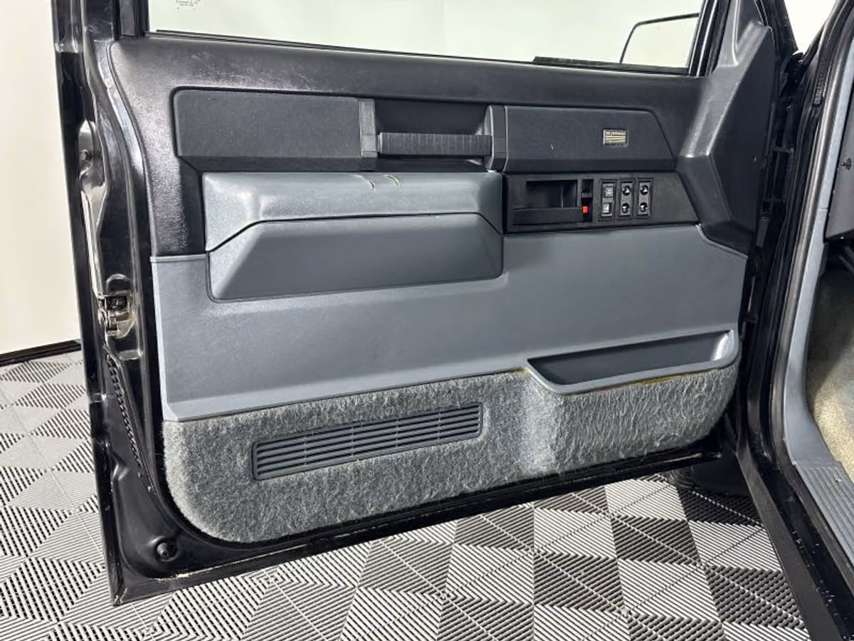 1989 Chevrolet C/K 1500 Series Silverado Regular Cab Image 24
