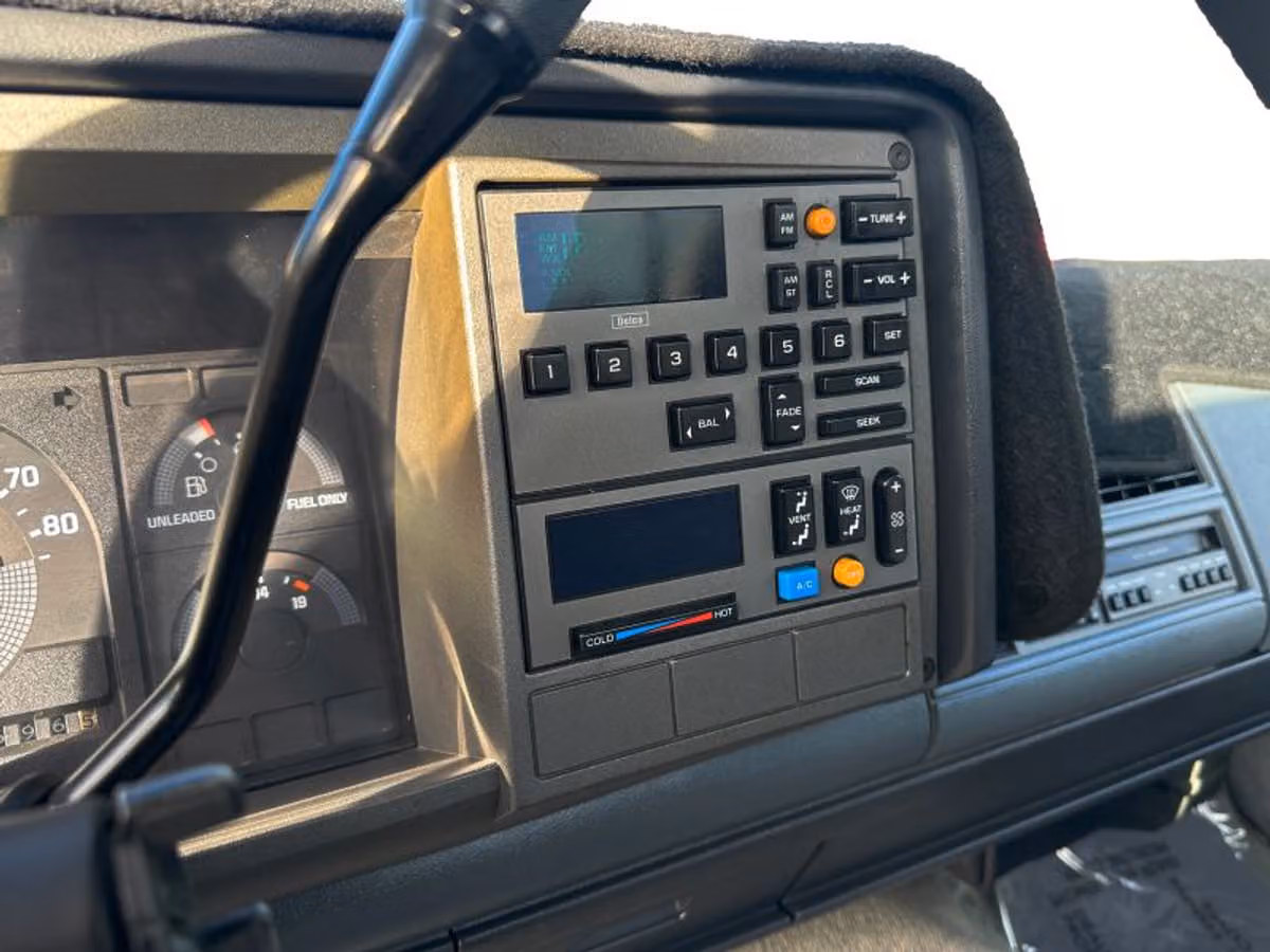 1989 Chevrolet C/K 1500 Series Silverado Regular Cab Image 29