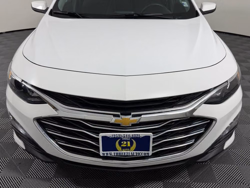 2024 Chevrolet Malibu LT Image 3