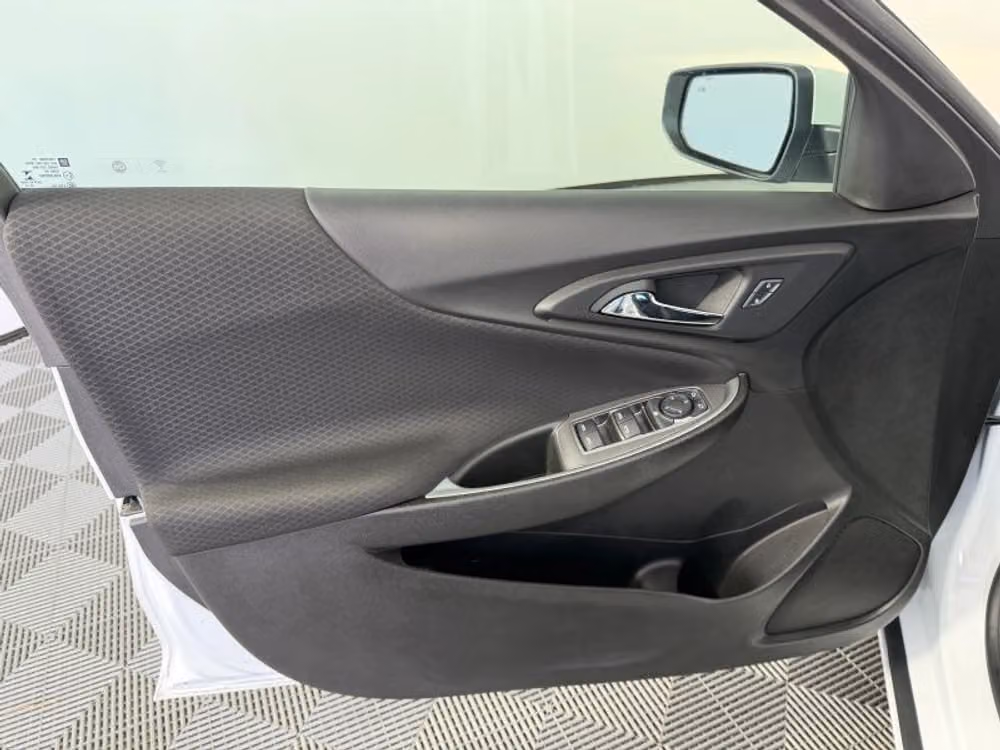 2024 Chevrolet Malibu LT Image 25