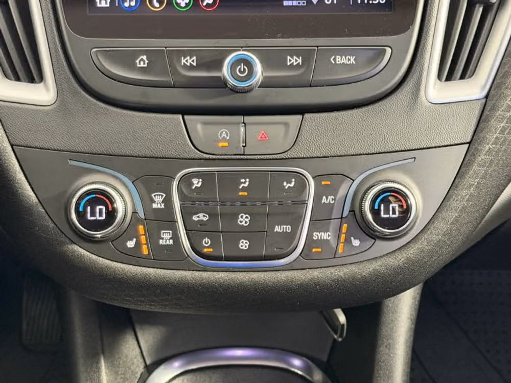 2024 Chevrolet Malibu LT Image 32