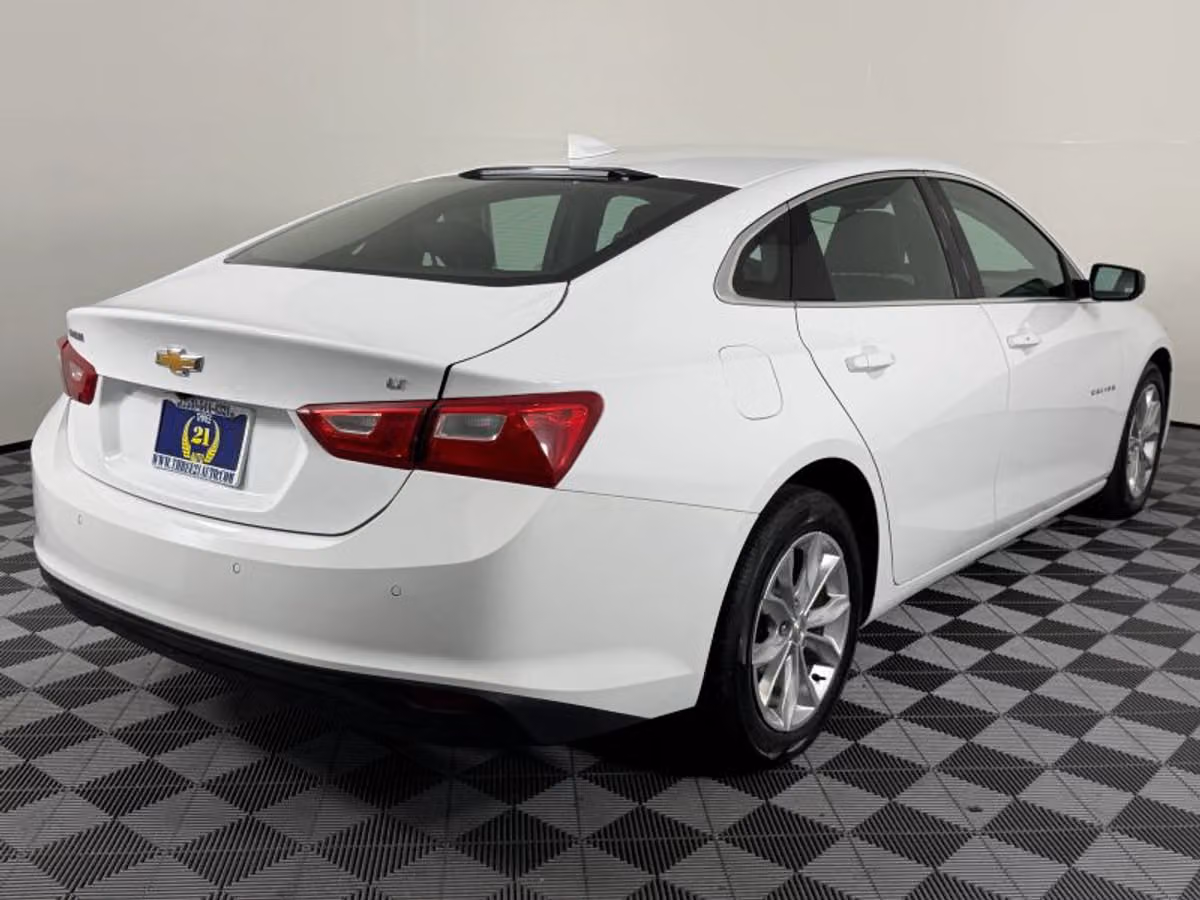 2024 Chevrolet Malibu LT Image 9