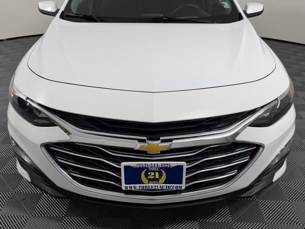 2024 Chevrolet Malibu LT Image 3