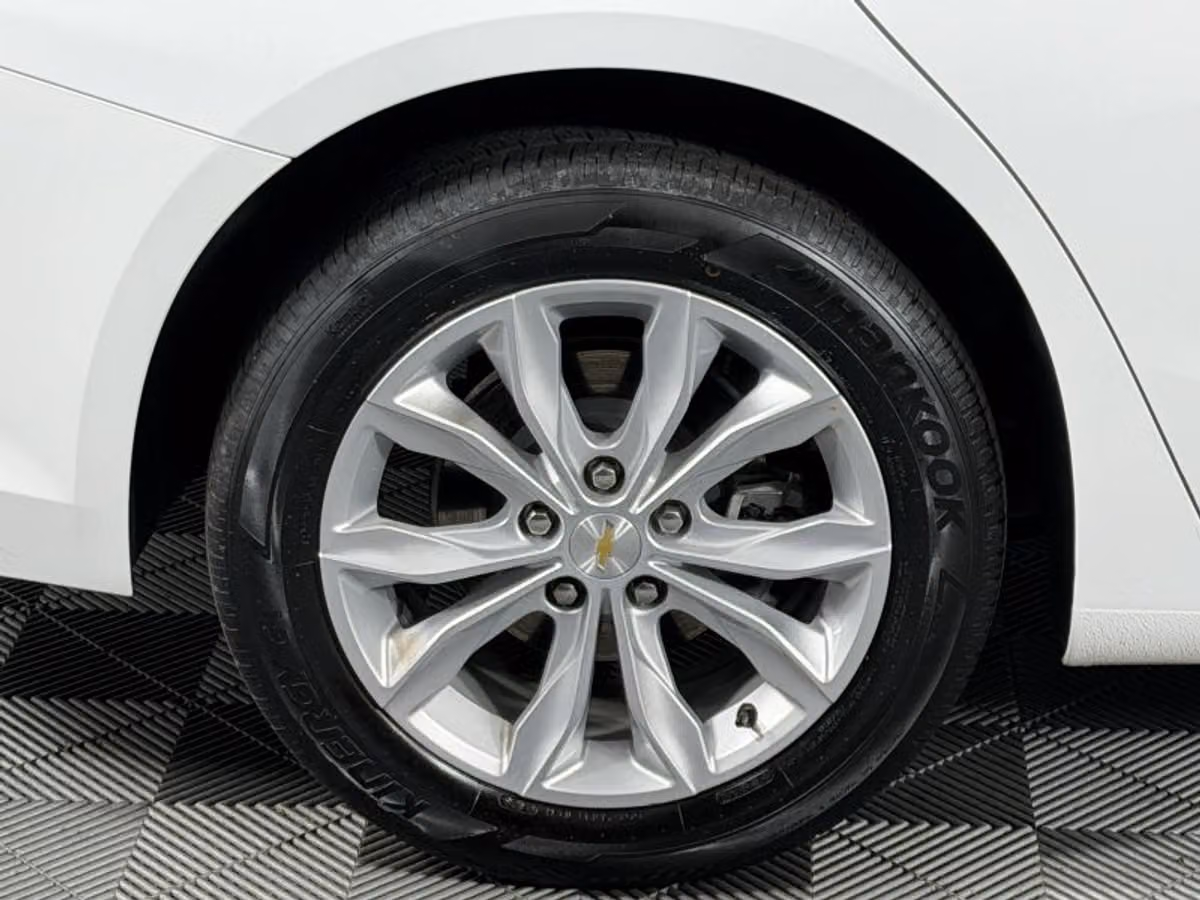 2024 Chevrolet Malibu LT Image 15
